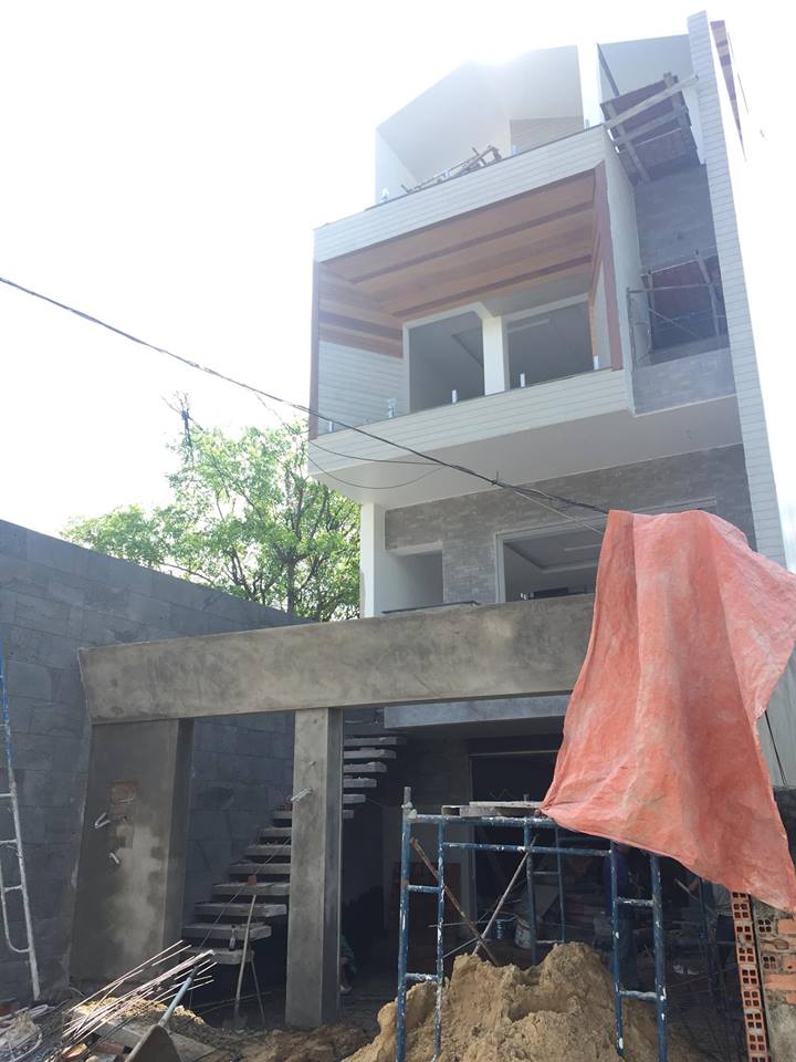 Nhà phố 5 mét bán hầm. mái ngói sân thượng tuyệt mỹ